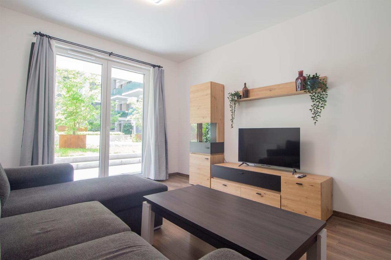 Corvin Modern Two Bedroom Apartment Free Parking Будапеща Екстериор снимка
