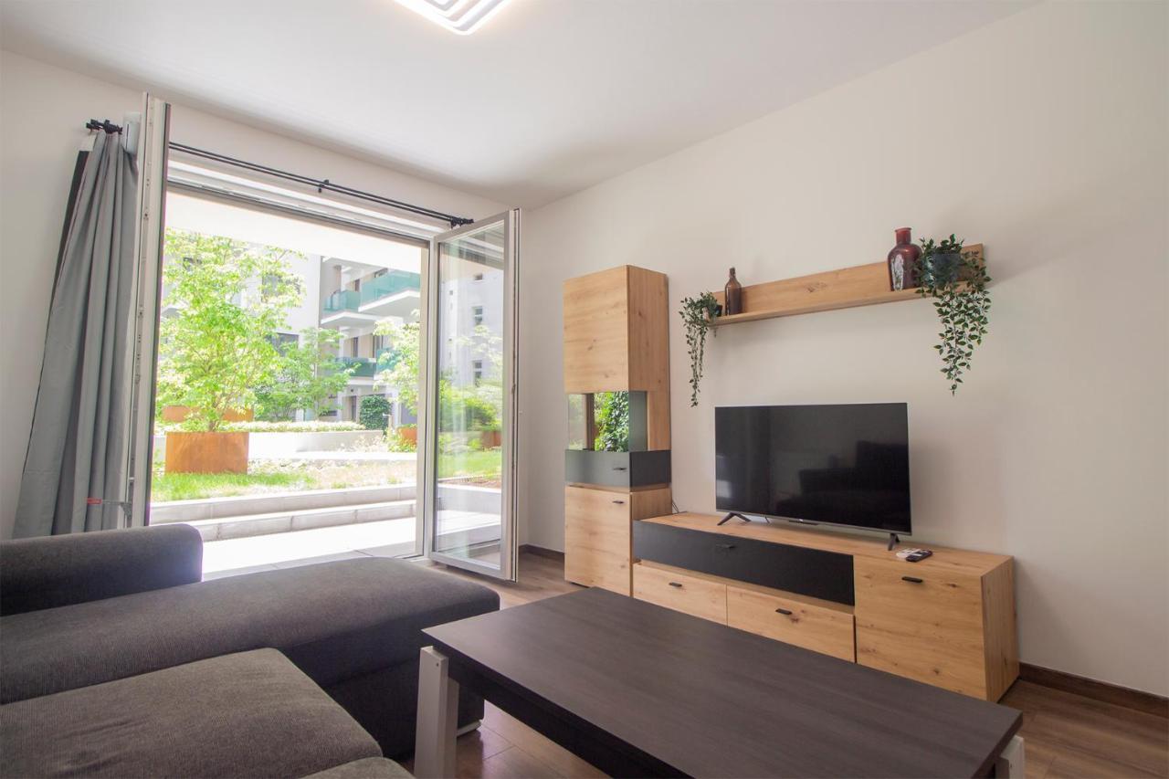 Corvin Modern Two Bedroom Apartment Free Parking Будапеща Екстериор снимка