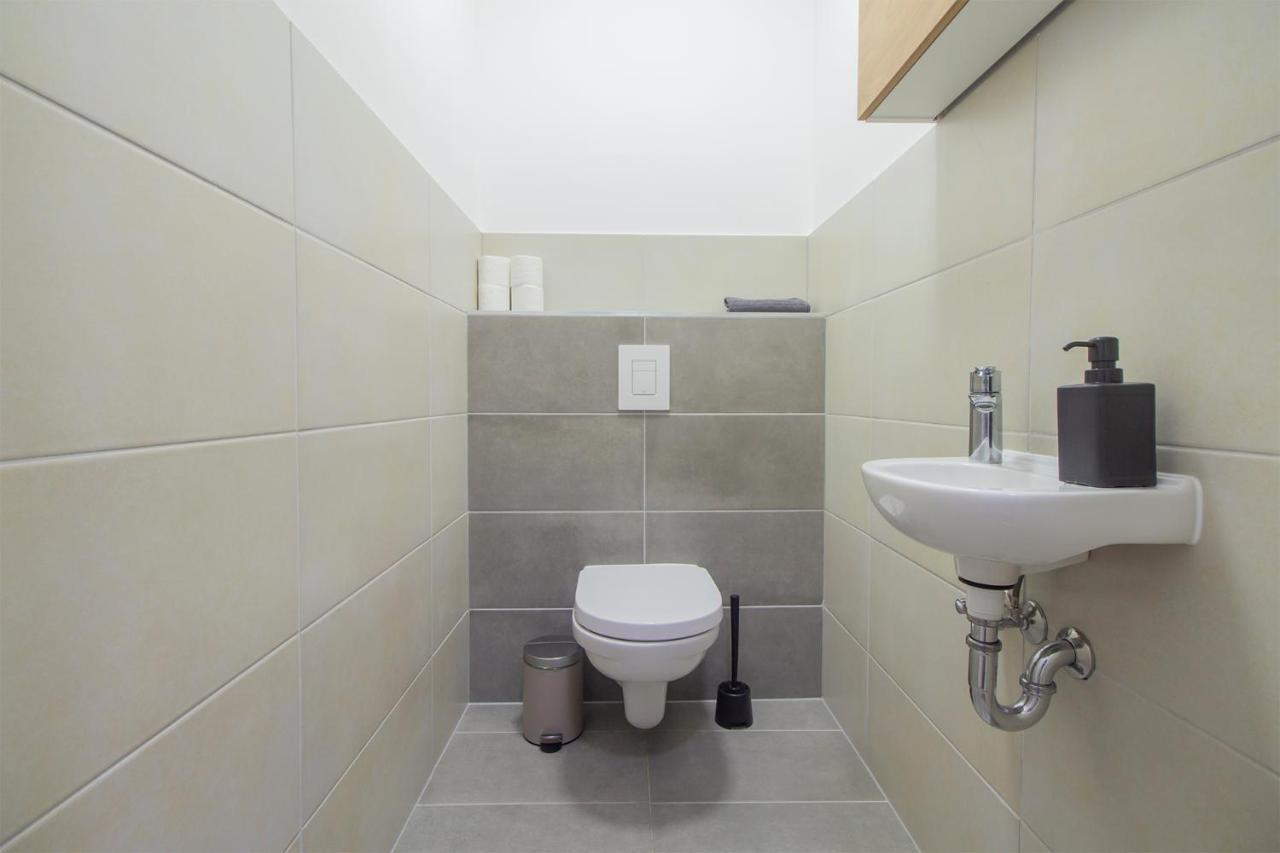 Corvin Modern Two Bedroom Apartment Free Parking Будапеща Екстериор снимка