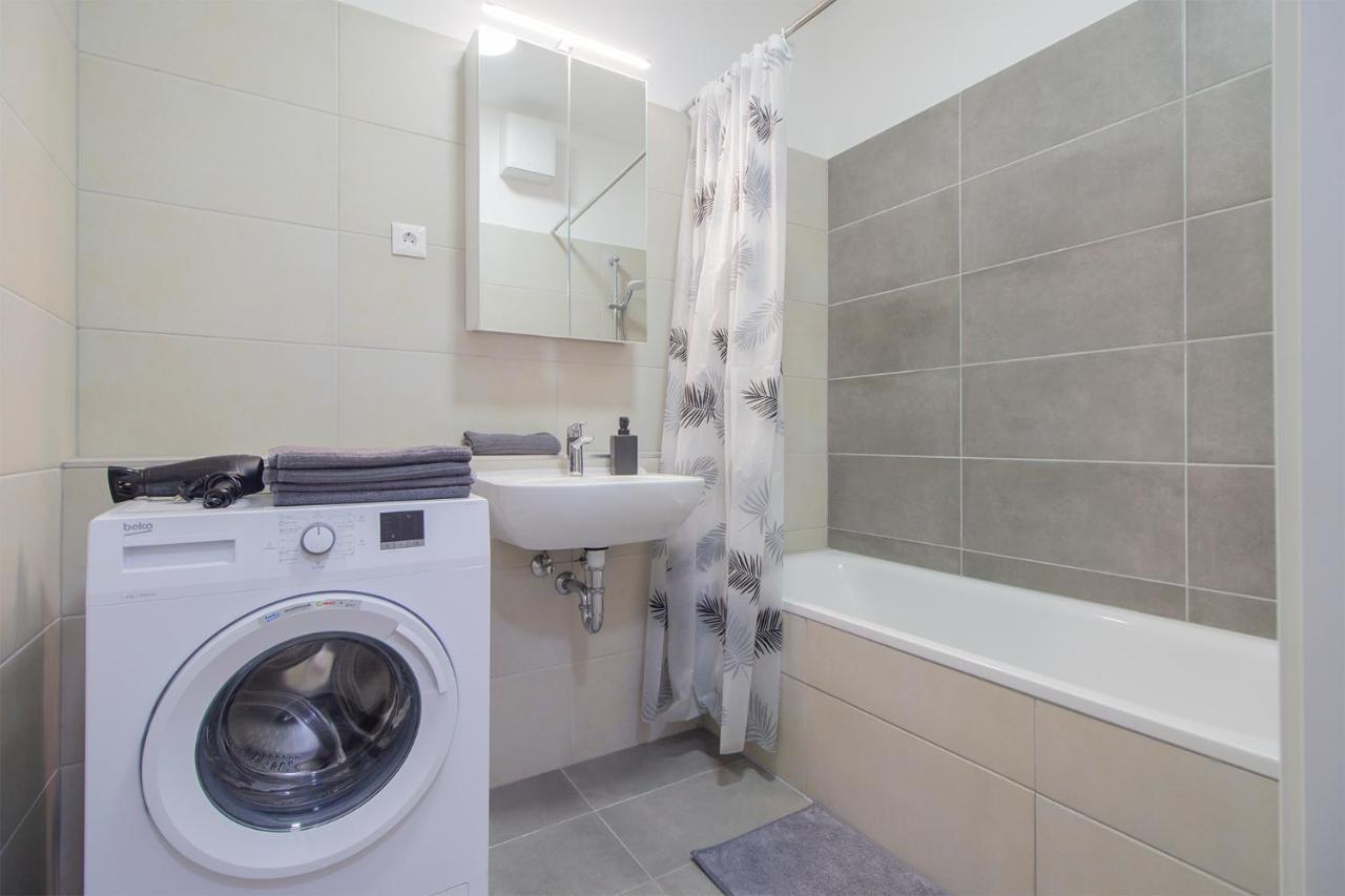 Corvin Modern Two Bedroom Apartment Free Parking Будапеща Екстериор снимка
