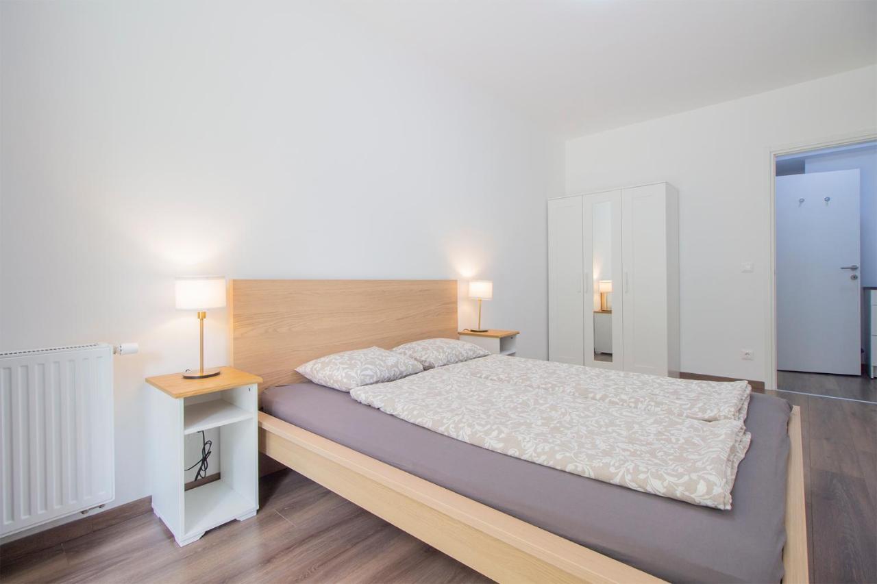Corvin Modern Two Bedroom Apartment Free Parking Будапеща Екстериор снимка